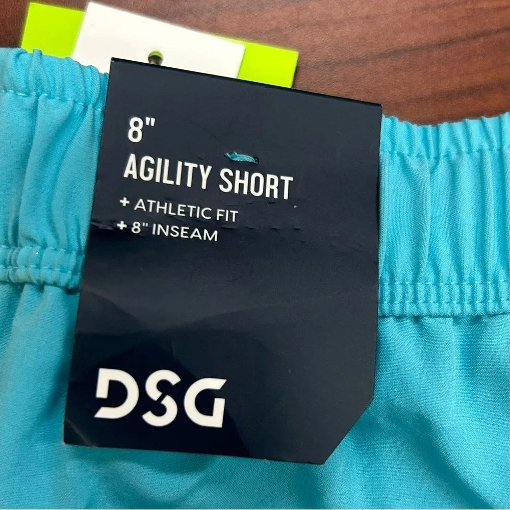 NWT DSG Men’s 8” Agility Woven Shorts Blue Spray size Small